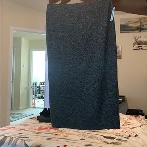 Women’s medium salt & pepper skirt